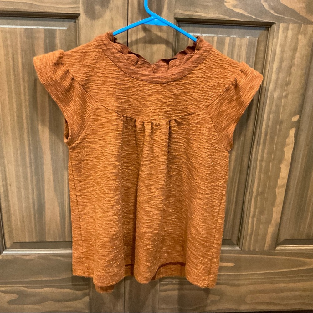 Cap gathered sleeve top